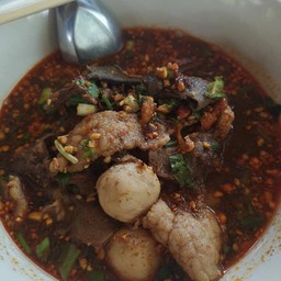 เกาเหลารวมหมู น้ำตกต้มยำ