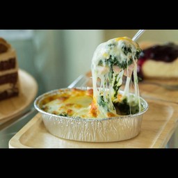 ผักโขมอบชีส