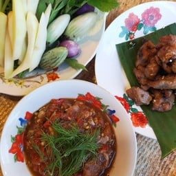 น้ำพริกปลาร้า หมูย่างน้ำผึ้ง