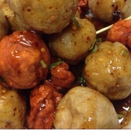 ลูกชิ้นปลาระเบิด+ไส้กรอกแดงไก่ระเบิด 1 ชุด พร้อมน้ำจิ้มรสแซ่บ