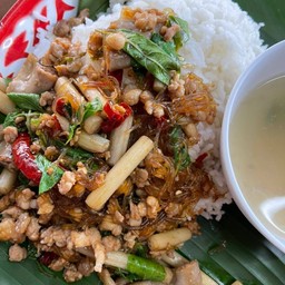 ข้าวกะเพราหมูสับวุ้นเส้นไหลบัว