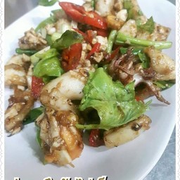 ปลาหมึกผัดไข่เค็ม