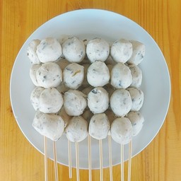 ลูกชิ้นทอด น้ำจิ้มนรกแตก