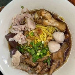 ก๋วยเตี๋ยวไก่ตุ๋น@Airport ข้างสนามบิน