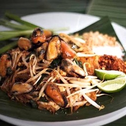 ผัดไทยหอยแมลงภู่