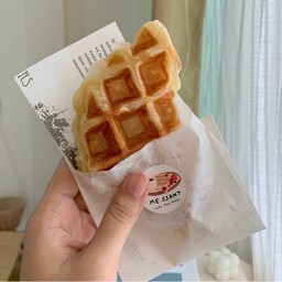 Plain Croffle (ครอฟเฟิล ไม่คลุกน้ำตาล)