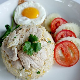 ข้าวผัดหมูหรือไก่
