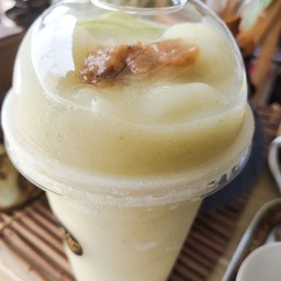 ฝรั่งปั่นบ๊วย