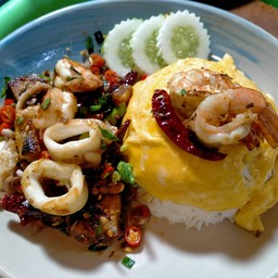 ทะเลคั่วพริกเกลือข้าวไข่ข้น