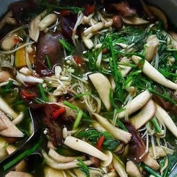 ตามสั่งอาหารไทย"อีสานแซ่บนัว100% สาขา1หน้าวัดหลวงพ่อโต