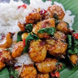 ข้าวกะเพราหมูเด้ง