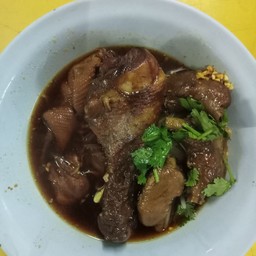 ก๋วยเตี๋ยวไก่มะระ แบบน่องตุ๋น