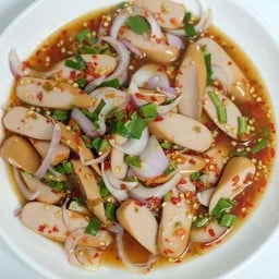 ยำไส้กรอก