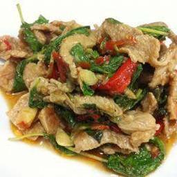 กระเพราหมูชิ้นกับข้าว