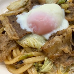 Beef sukiyaki grilled udon noodle(牛すき焼きうどん)