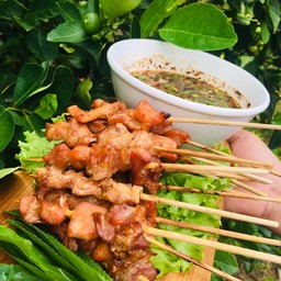 วันยันค่ำ หมูปิ้งน้ำจิ้มแจ่ว