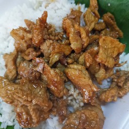 ข้าวหมูกระเทียม