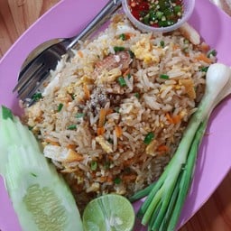 ข้าวผัดปู