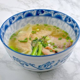 บะหมี่เกี๊ยวหมูแดง