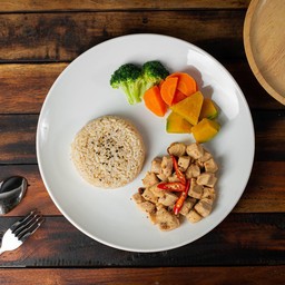 ข้าว อกไก่กระเทียมพริก