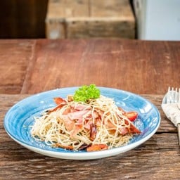 •เบคอนผัดพริกแห้ง กับเส้น Angel Hair