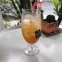 ICE PEACH TEA (ชาพีชเย็น)