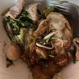 ก๋วยเตี๋ยวเนื้อตุ๋น หมูตุ๋น วัชรพล