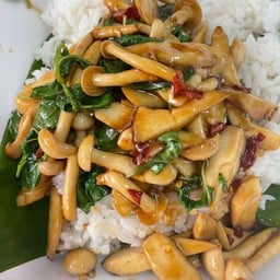 ข้าวกะเพราเห็ด