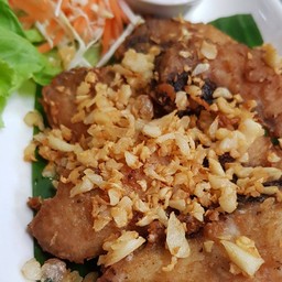 ปลาทอดกระเทียม