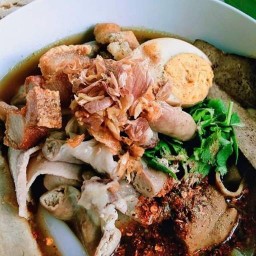 ล้านบ้านไก่โรจนะ