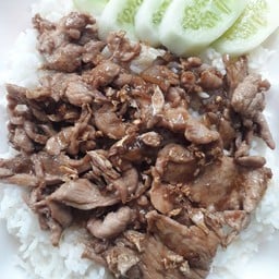 แม่หนึ่งหลังศาล