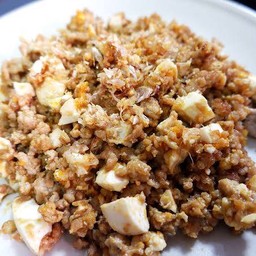 หมูสับผัดไข่เค็มกับข้าว