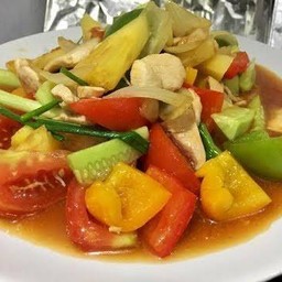 ผัดเปรี๊ยวหวานไก่กรอบกับข้าว