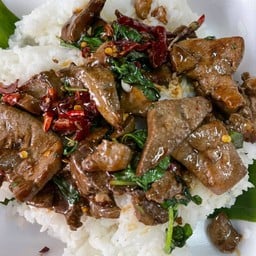 กระเพราตับหมู