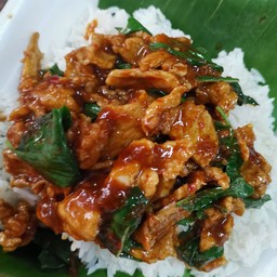 ข้าวผัดพริกแกงหมู