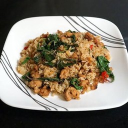 ข้าวผัดกระเพราหมูชิ้น/ไก่ คลุกข้าว