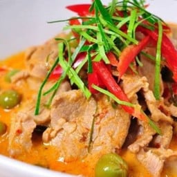 พะแนงหมู (กับข้าว)