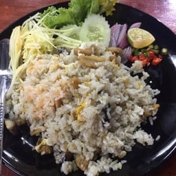 ข้าวผัดปลาทูกากหมู