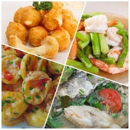 เต้าหู้ไข่ผัดพริกเกลือ+ไส้กรอกทอด4ชิ้น+ผัดกกระเพราทะเล+ต้มจืดเต้าหู้หมูสับ+ข้าว2ถุง