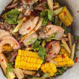 ตำมะม่วงข้าวโพดหอยนางรม