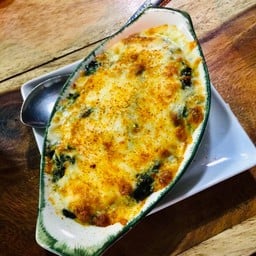 ผักโขมอบชีส