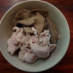 หมูลวกจิ้ม (หมู+ตับ)