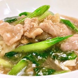 ราดหน้าหมูหมัก