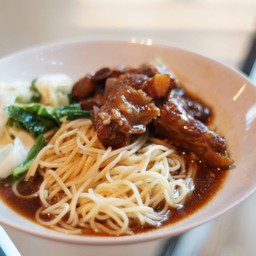 สปาเกตตี้ซี่โครงหมูตุ๋น
