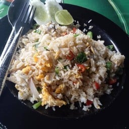 ข้าวผัดปลาเค็ม