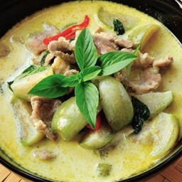 แกงเขียวหวานหมู (กับข้าว)