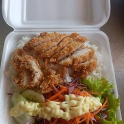ข้าวหน้าไก่กรอบมายองเนส