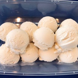 ไอติมกะทิสด(กล่อง) 250g
