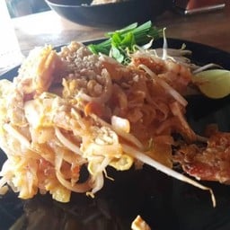 ผัดไทยกุ้งสด