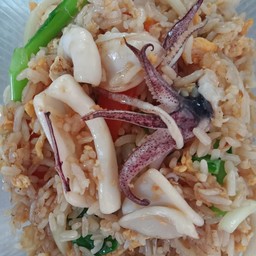ข้าวผัดโบราณหมึก